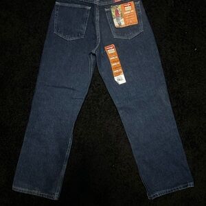 Wrangler Relaxed Fit Dark Blue Jeans